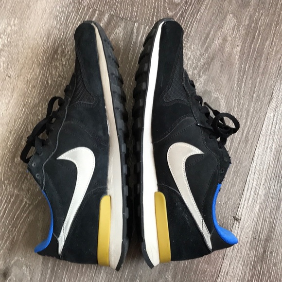 Nike - Picture 4 of 16